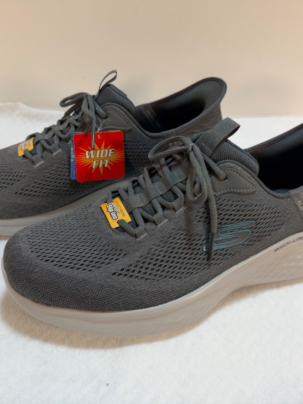 Skechers Slip-ins Hands Free Wide Fit Mens 14 Gray Walking Shoes NWT - Picture 7 of 8